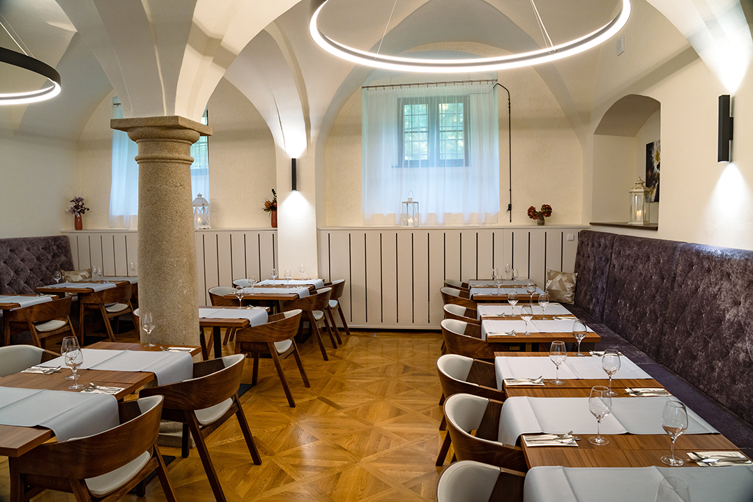 Franz Kafka Restaurant And Lounge